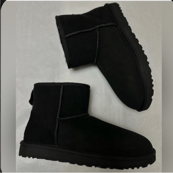 Ugg Classic Mini II Boots in Black